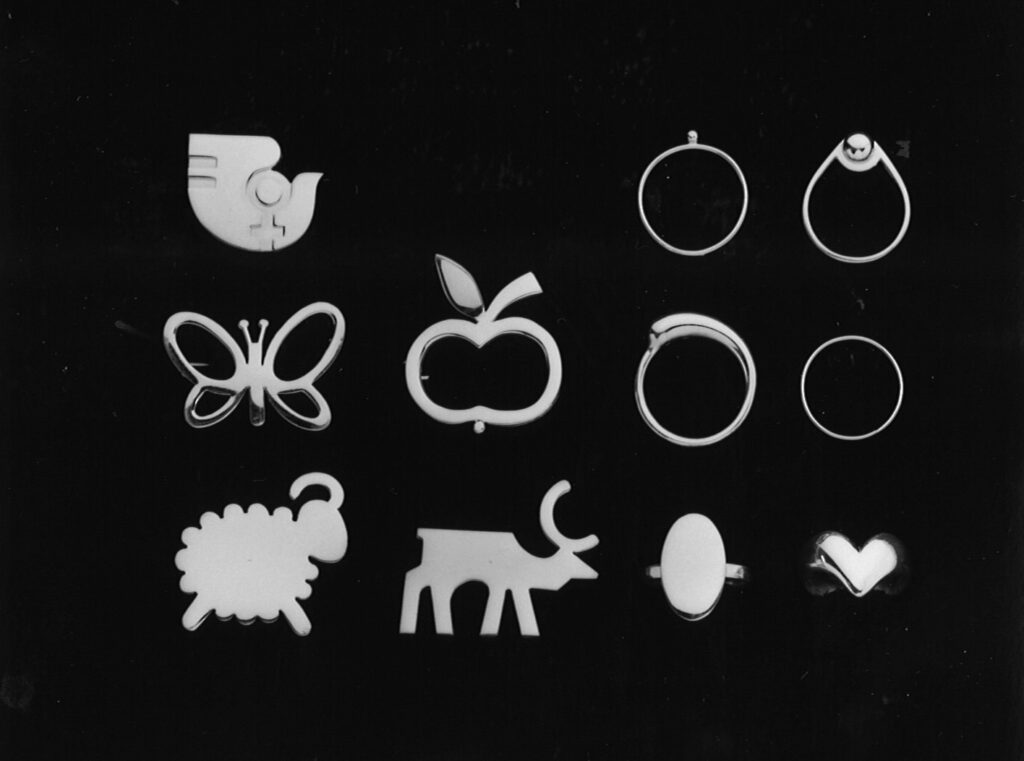 Hopeakoruja, 70-luku